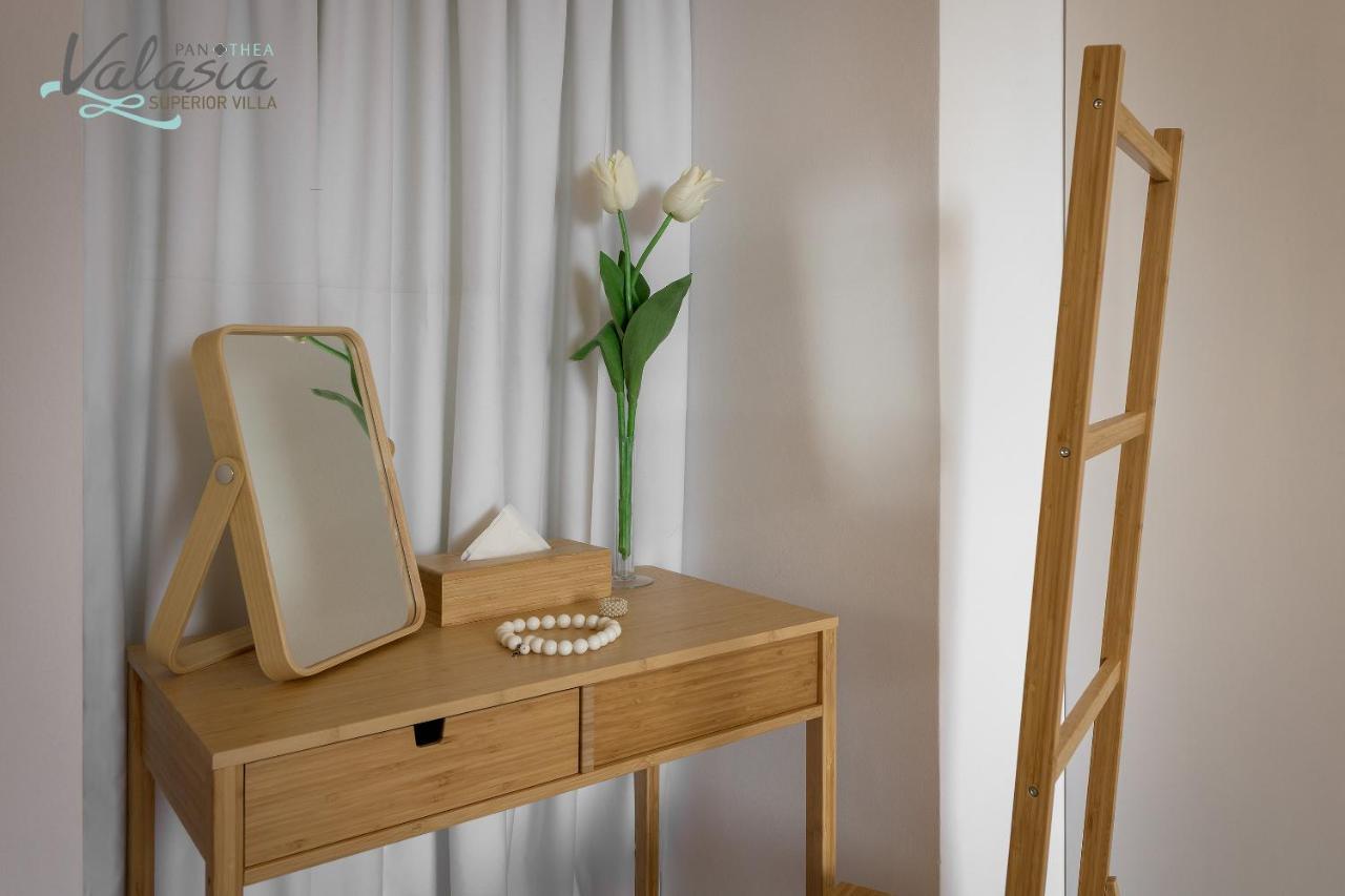 Vila Panthea Valasia Boutique *