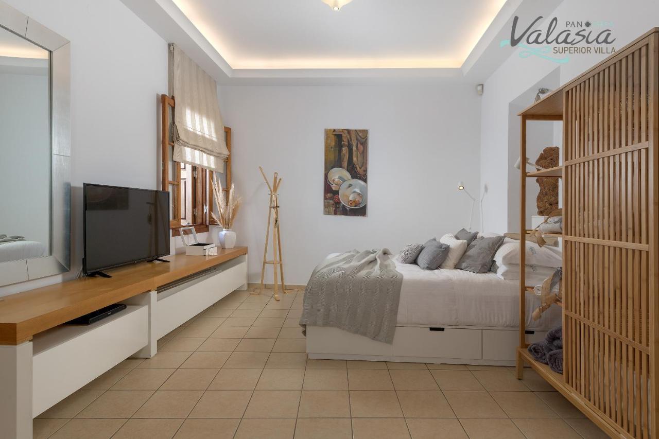 Panthea Valasia Boutique *